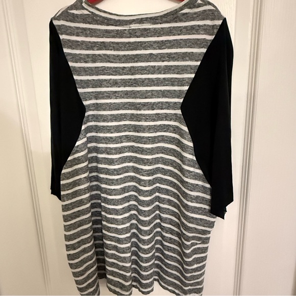 Zara Gray and White Striped Top - Picture 2 of 5